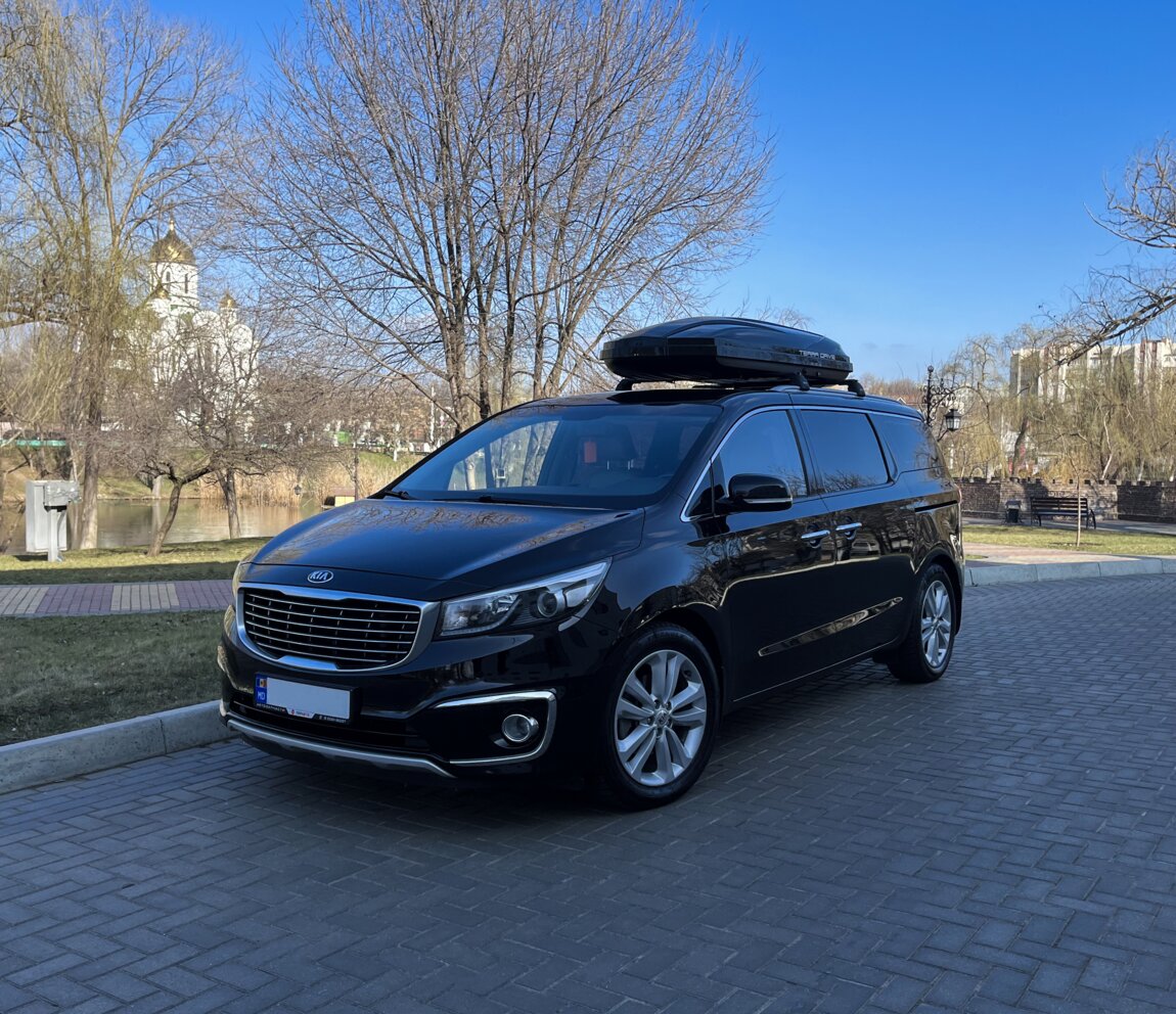 Kia carnival