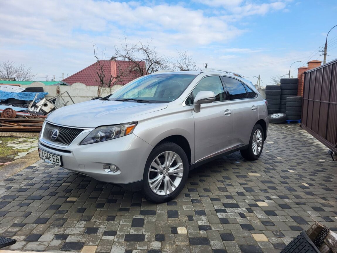 Свежепригнаный Lexus RX 450 h гибрид!!! Очень хорошая история.