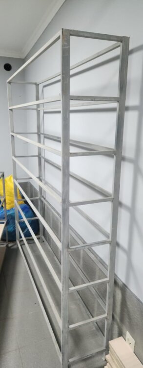 Продам стеллажи металлические