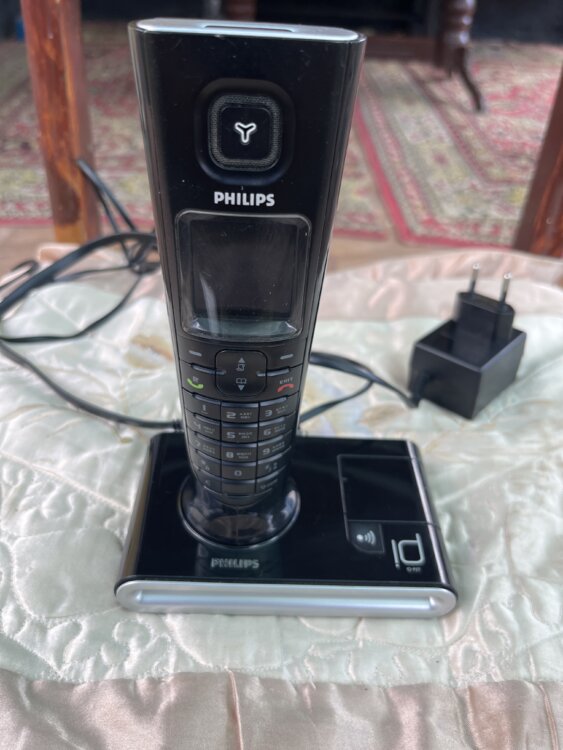 Продам домашний телефон PHILIPS 250руб тор уместен