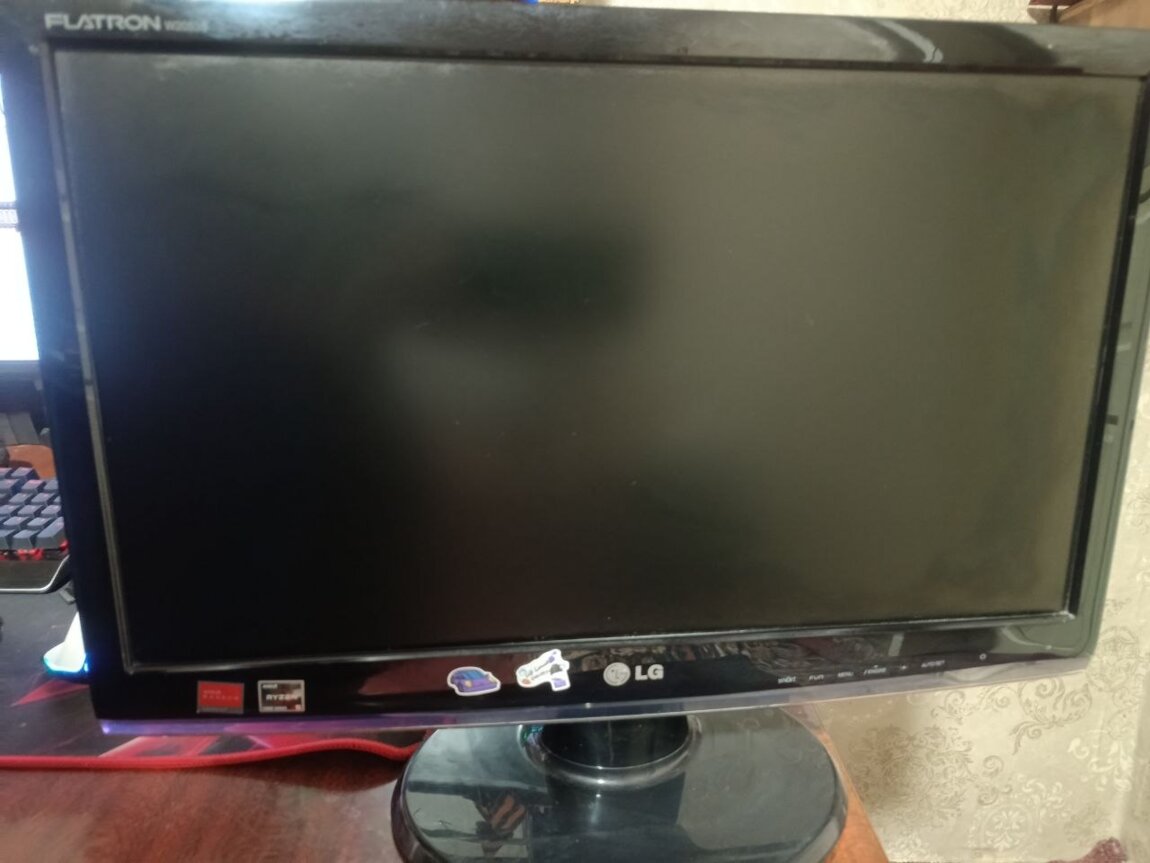 Монитор LG Flatron W2053S