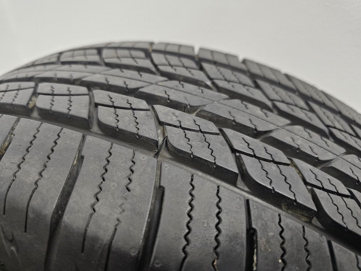 Комплект шин 225/60R17