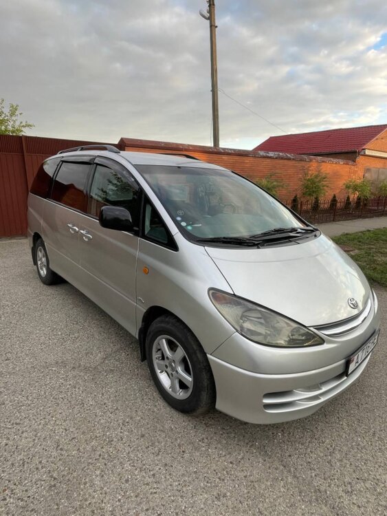 Toyota Previa — 2003 год Продаётся семейный минивэн в хорошем состояни