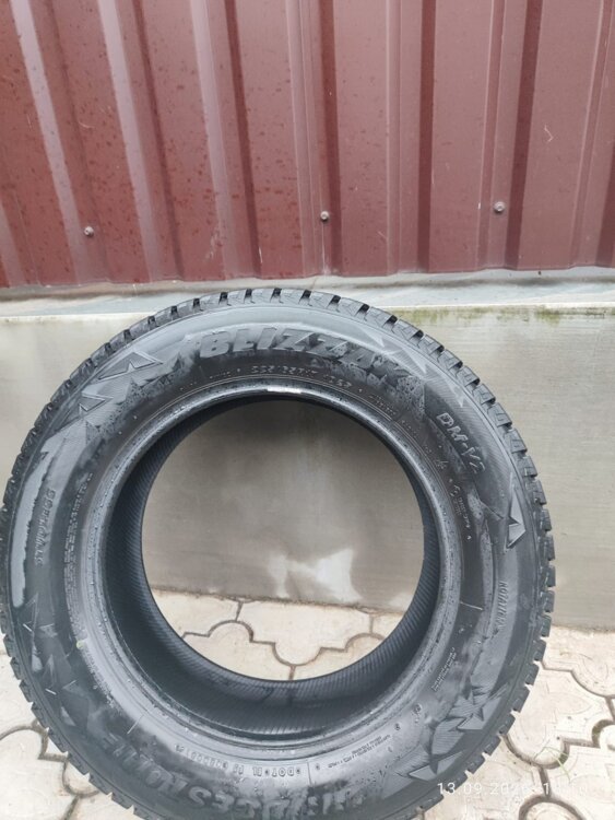 Bridgestone Blizzak DM-V2. Зимние шины R17, 225/65, Япония.