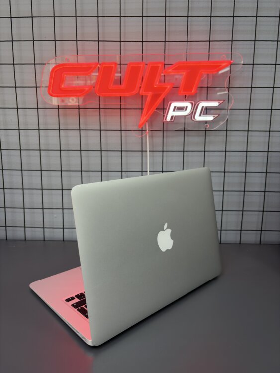 MacBook Air 13” 2017 — 8GB / 128GB