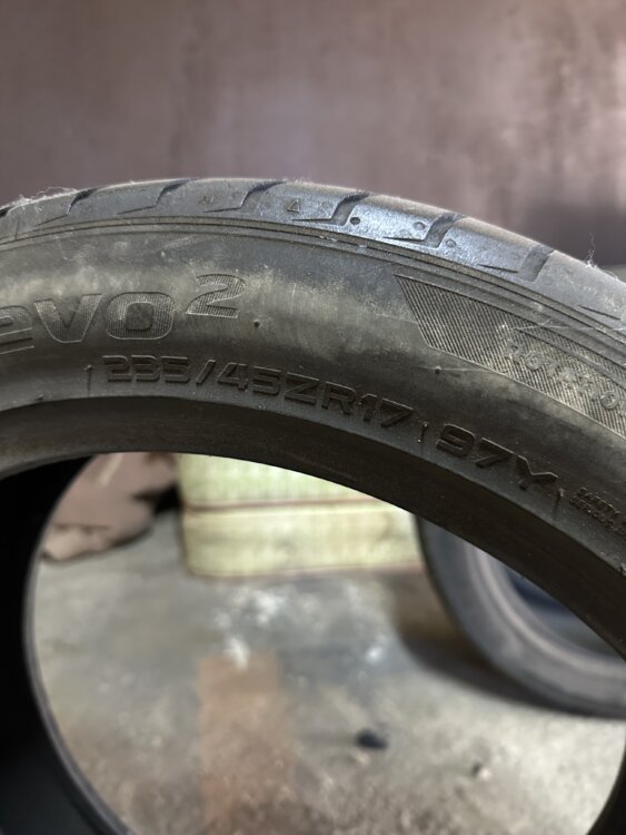 R17 235/45 Hankook 4 колеса