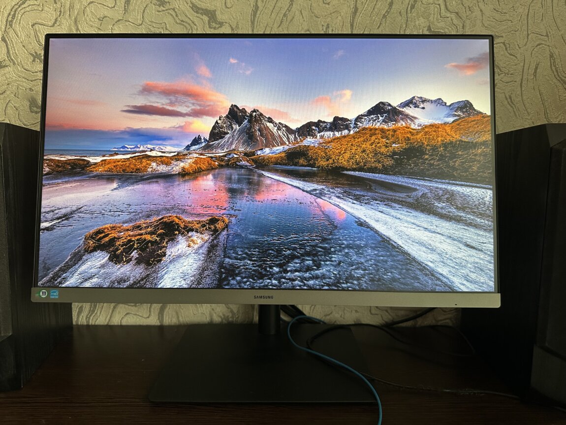 Продам монитор на гарантии SAMSUNG 24" Essential S4 FHD 100Гц