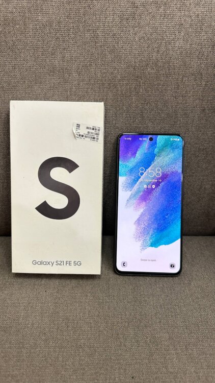 Продается Samsung S21 FE 5G (6 / 128) from USA