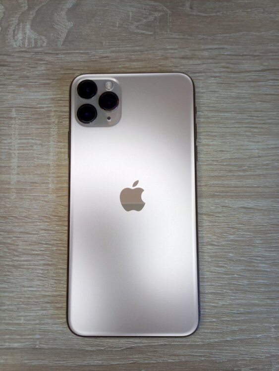 Продам iPhone 11 Pro Max на 64 GB в отличном состоянии