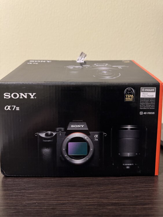 Продаю новую Sony Alpha A7 III (ILCE-7M3K) + 28-70mm