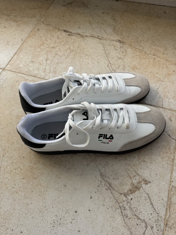 FILA мужские кроссовки, р. 45 — новые, не подошел размер