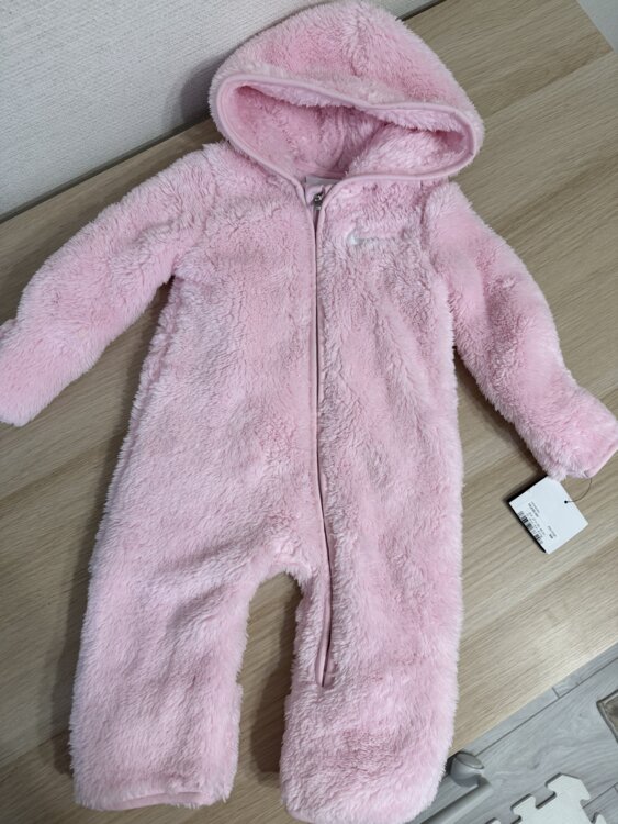 Продам новый фирменный комбинезон Nike