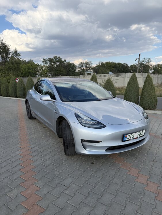 TESLA MODEL 3 2018 год