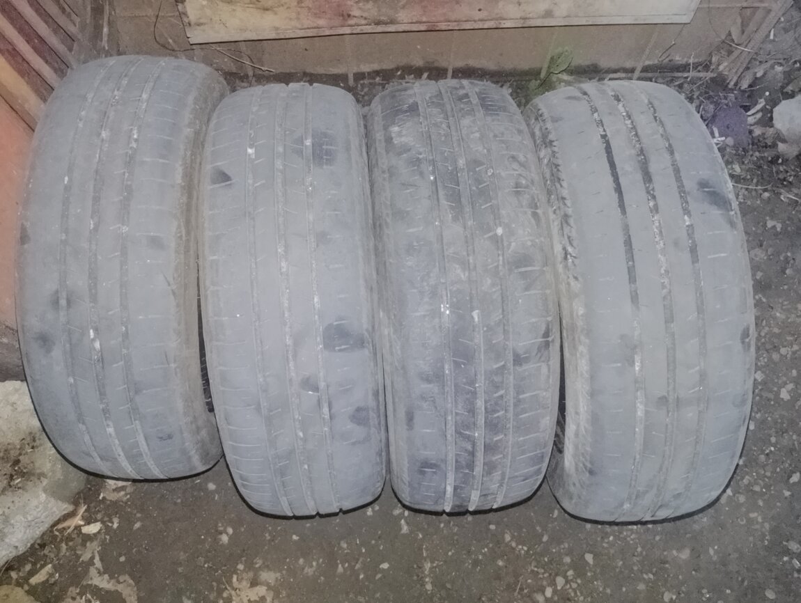 Продам летнюю резину на 15