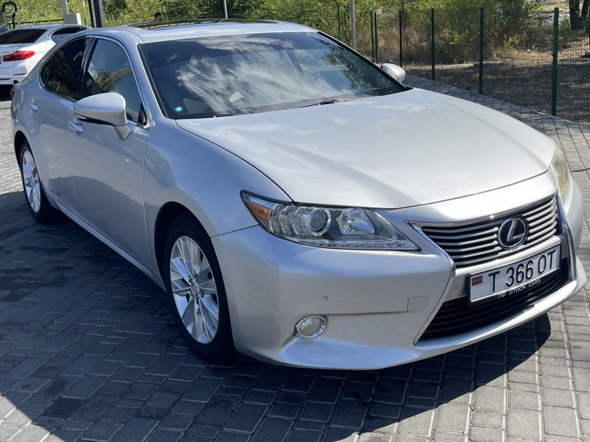 Продам! Lexus ES300h