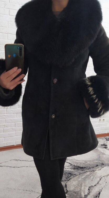 Продам новое пальто. Б/у дублёнка и осенние куртки