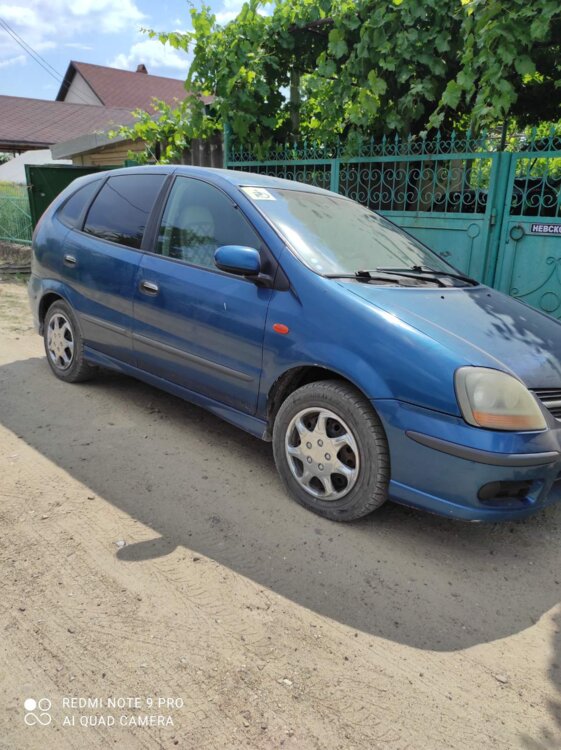 Продам Ниссан Альмера Тино 2001г. 1.8 бензин. В хорошем состоянии.