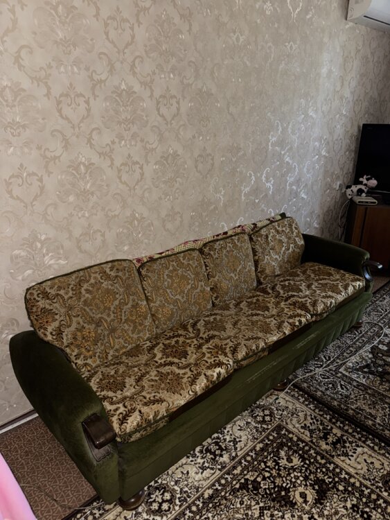 Срочно!!! Продам диван и кресло 500 р!!!! Не раскладывается!!