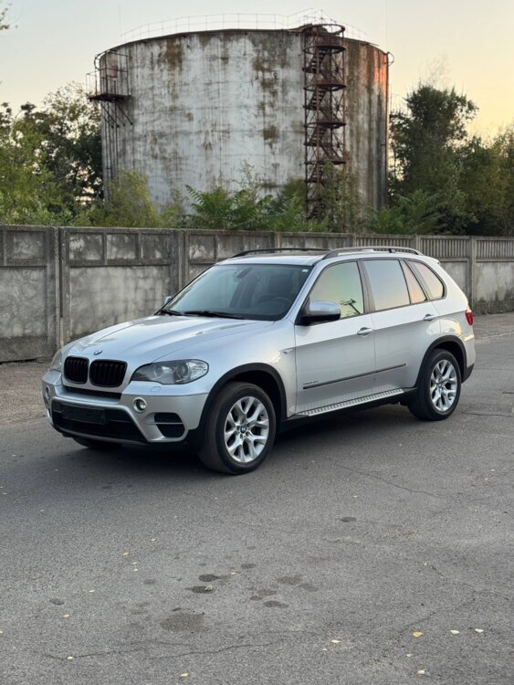 Очень достойный BMW X5E70, Свежепригнан из Кореи, обслужен!