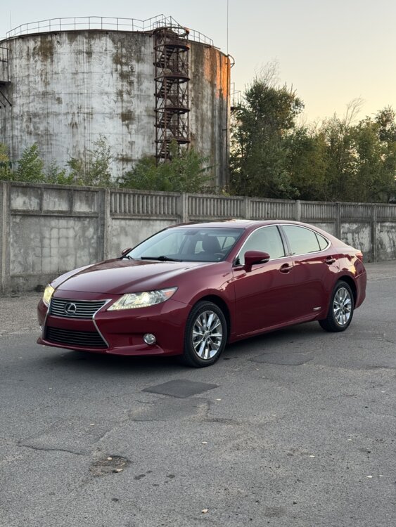 Lexus ES300h, 2013 год, идеальное состояние!