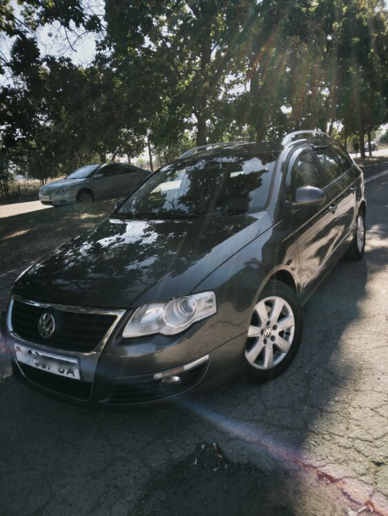 Продам. Volkswagen Passat b6. 2.0 TDI. Мех. 6- ступ.