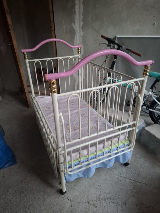 Продам детскую кроватку