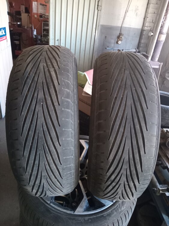 Продам резину 235/60/18. Goodyear
