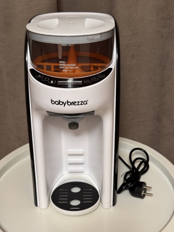 Продам Аппарат для приготовления детской смеси Baby Brezza Formula Pro