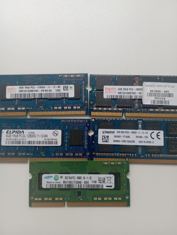 DDR 3 для ноутбука Одна 8gb, три по 4gb и одна 2gb.