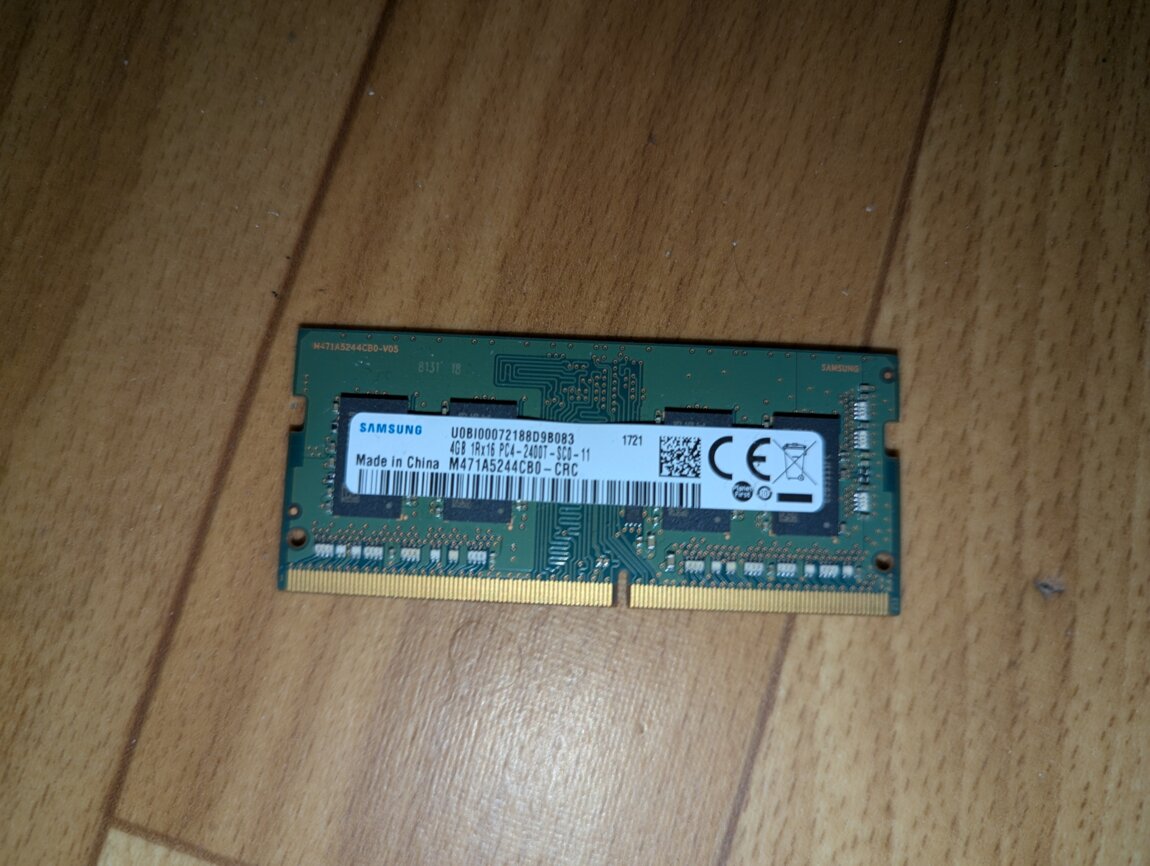 Оперативная память Samsung DDR4 4GB 2400MHz SO-DIMM (для ноутбука)