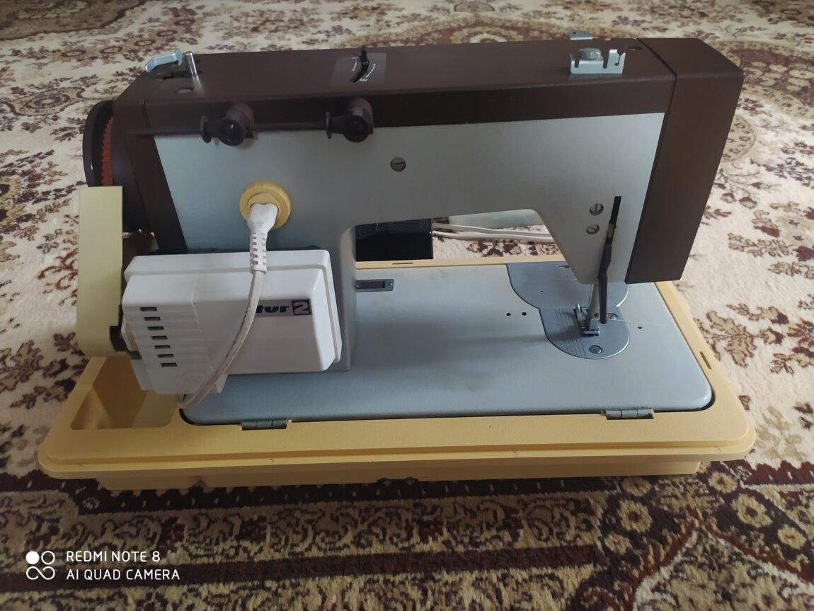 Продам швейную машинку Веритас