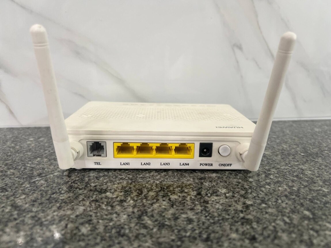 Продам роутер huawei HS8545М5