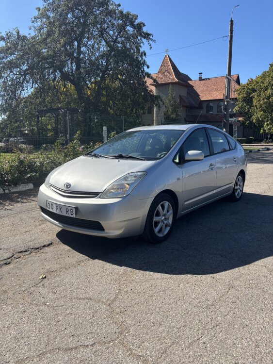 Toyota Prius 20, 2004г, свежепригнана, растаможена