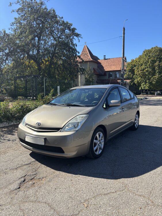Toyota Prius 20, 2004г, свежепригнана, растаможена