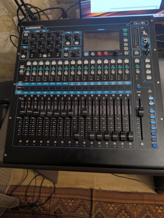 Продам или поменяю микшер allen & heath qu-16 на DYNACORD CMS 1000-3