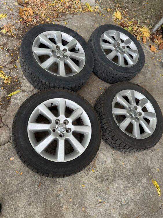 Продам диски с резиной Toyota