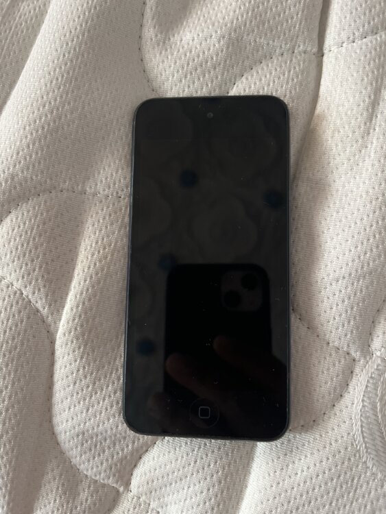 Продам Apple iPod touch 5(64гб. 500р Spaice Grai под ремонт