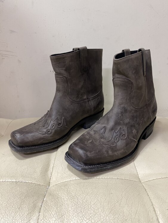 Продам Sendra ботинки кожаные б/у состояние хорошее