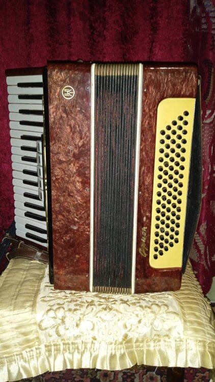 Продам аккордеон "Аккорд Орион 2"