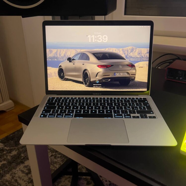 MacBook Air 13″ M1 (2020) — 8/512 GB