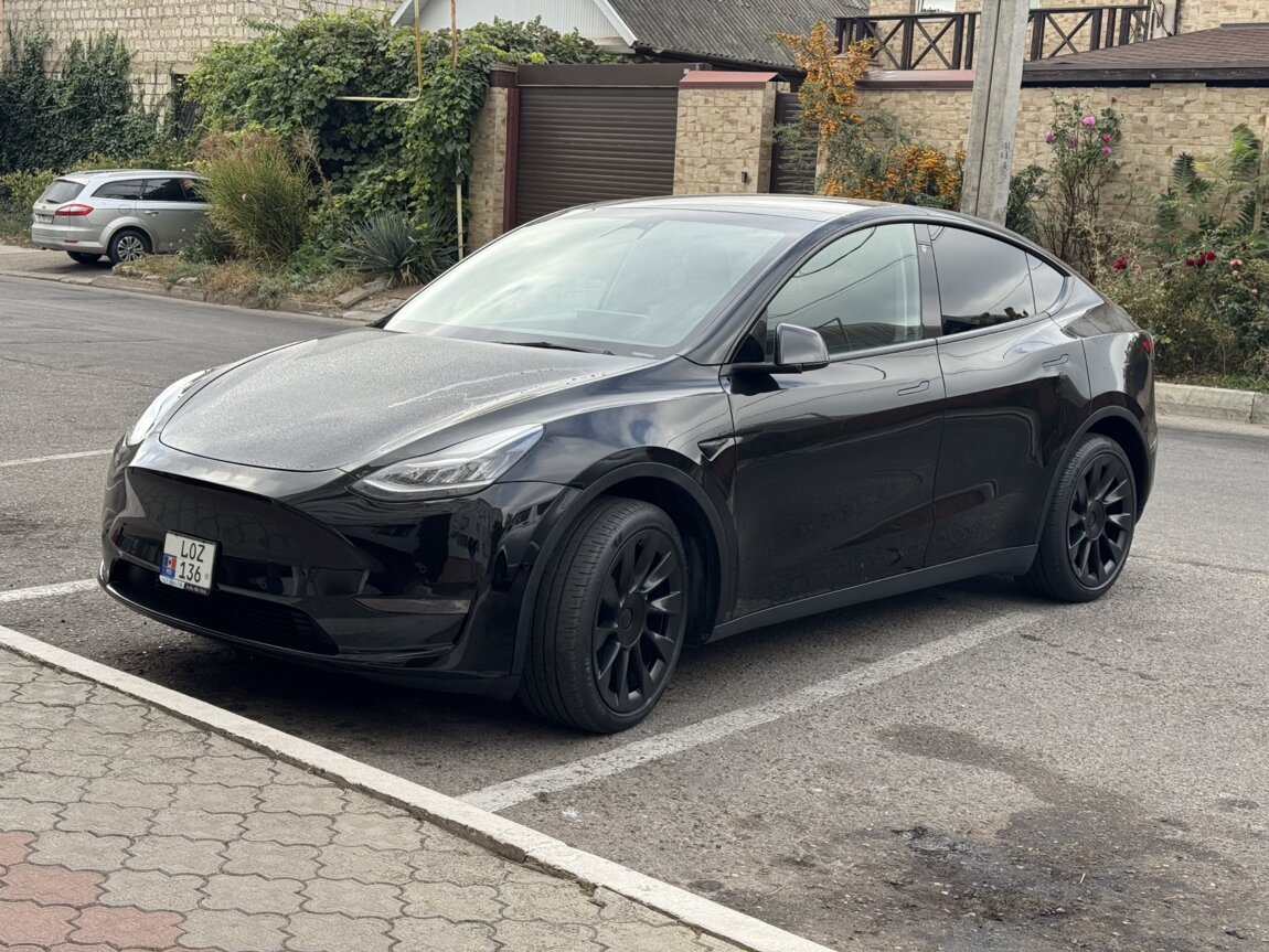 Tesla Model Y, 2023 год, идеальное состояние!