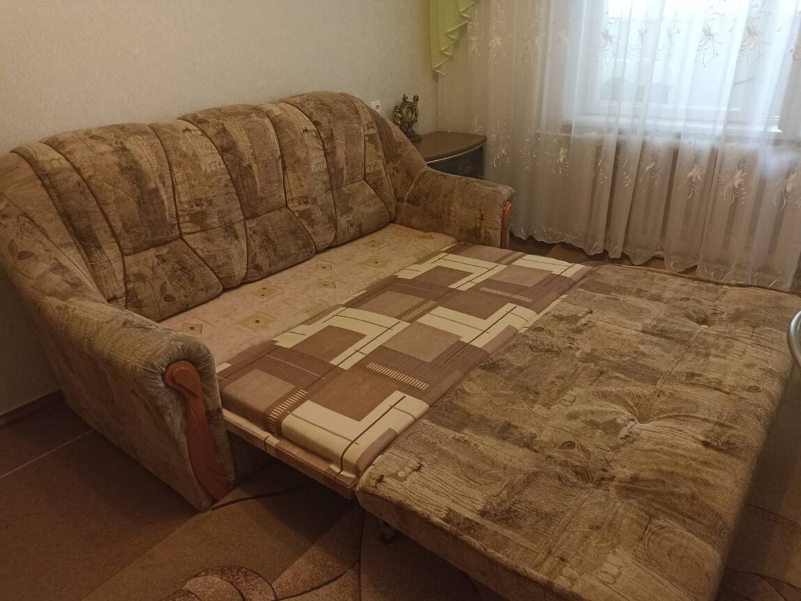 Продам диван, раскладной, надежный, отреставрирован, все заменено.