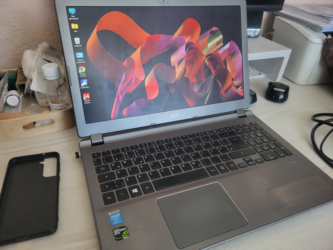Продам игровой Acer i5, gtx850m 4 гб, SSD Samsung 256, 7 часов акб