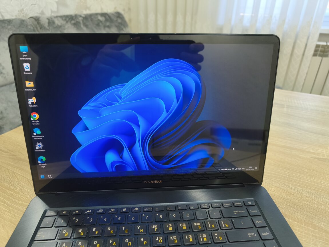Asus Zenbook Pro 15 UX550ge (4к сенсорный экран, harman/kardon)