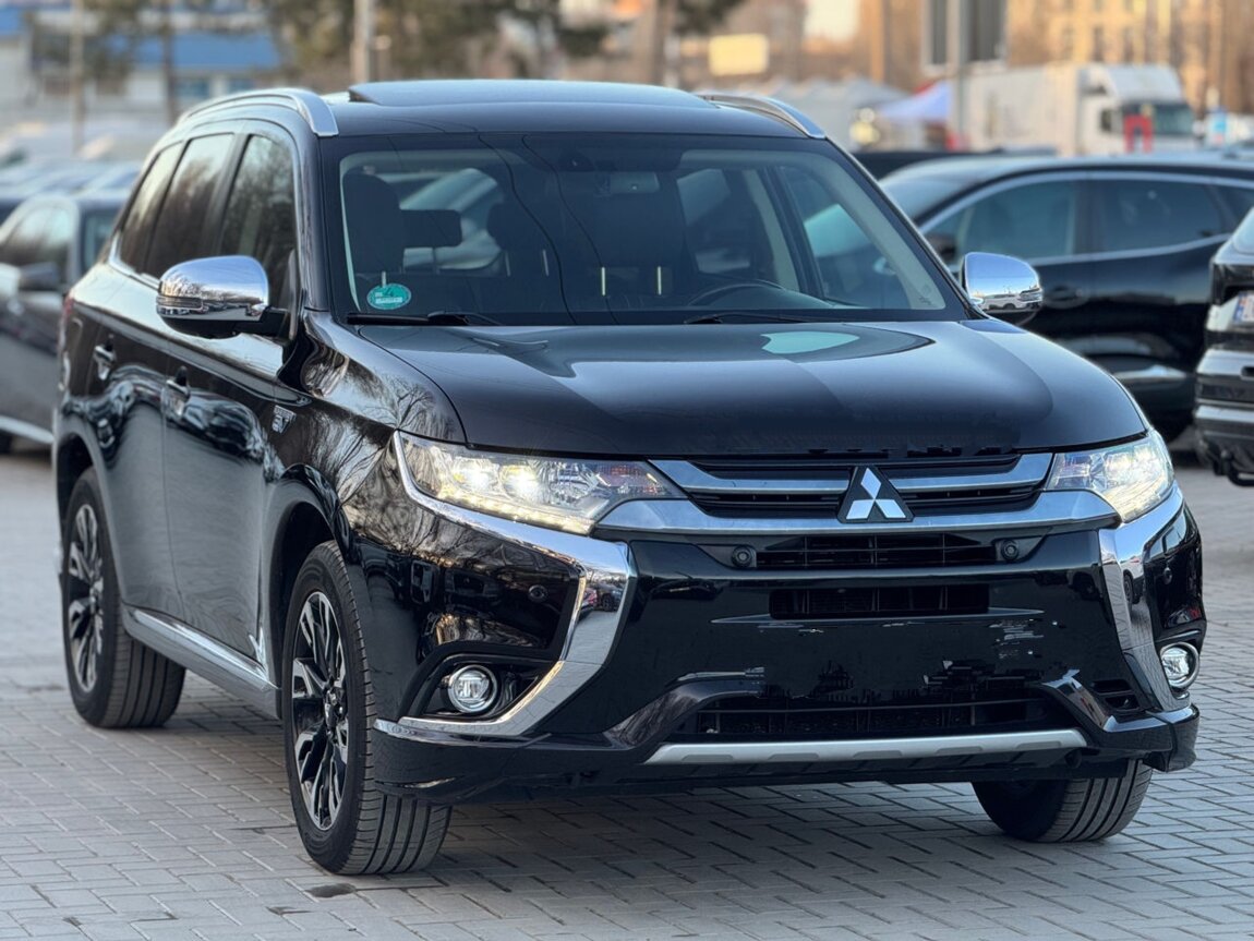 MITSUBISHI OUTLANDER PHEV плагин - гибрид