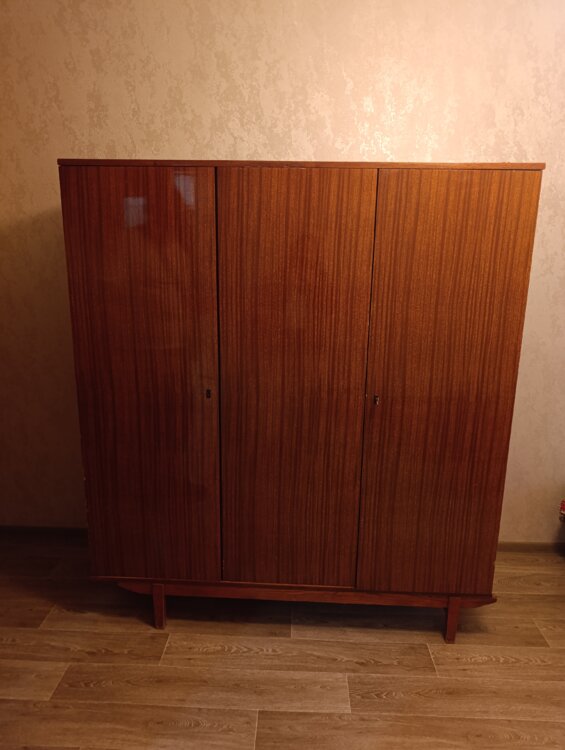Продам шкаф.