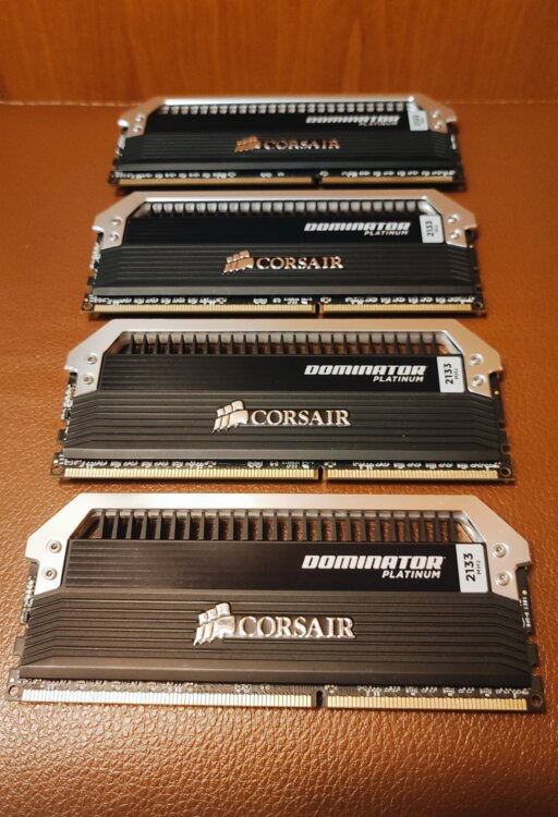 Продам память Corsair Dominator Platinum 16gb DDR3 - 2133 MHz