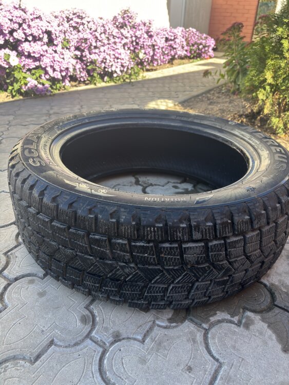 В продаже 4 колеса зимней резины 235/55R19 новые