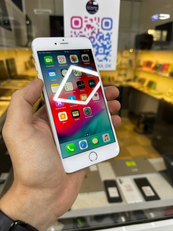 iPhone 6 Plus / 16 gb / Volte 4g