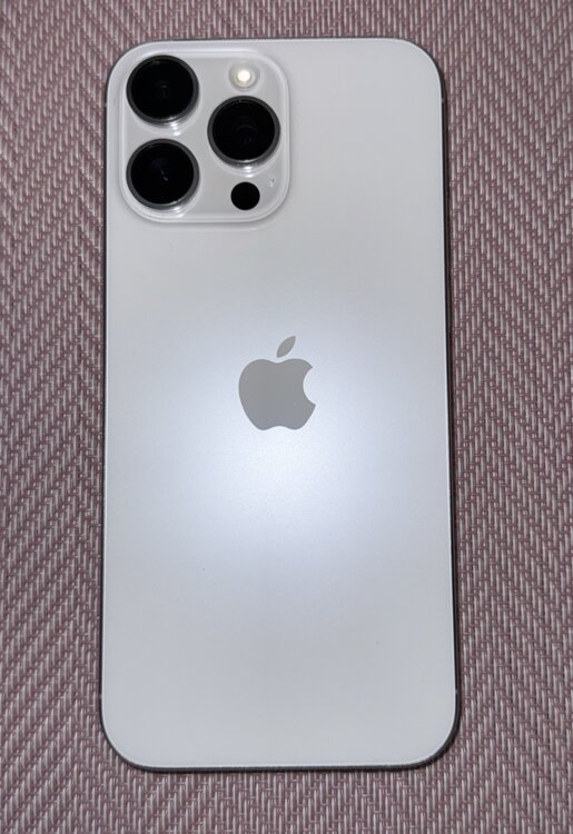 Продам iPhone 16 Pro Max